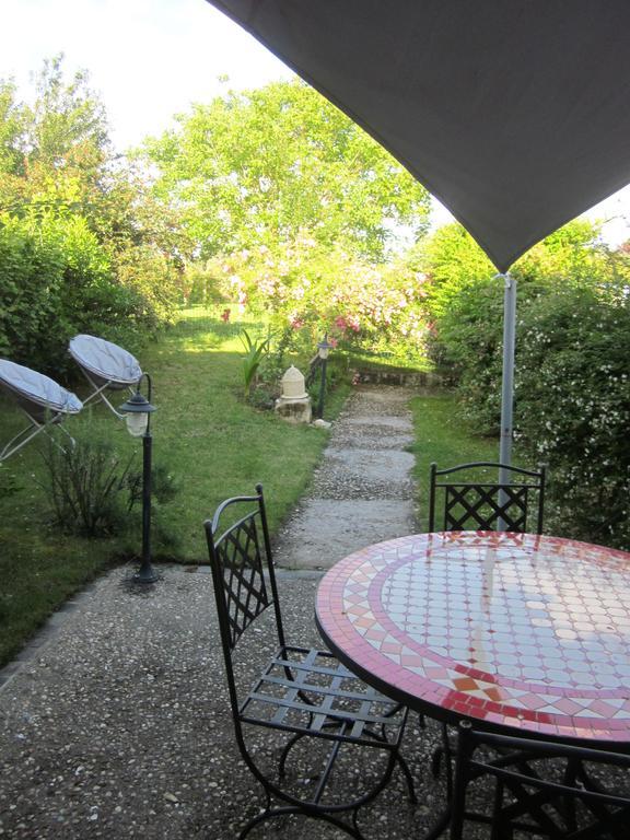 Les Gites Du Veau D'Or Ozillac Esterno foto